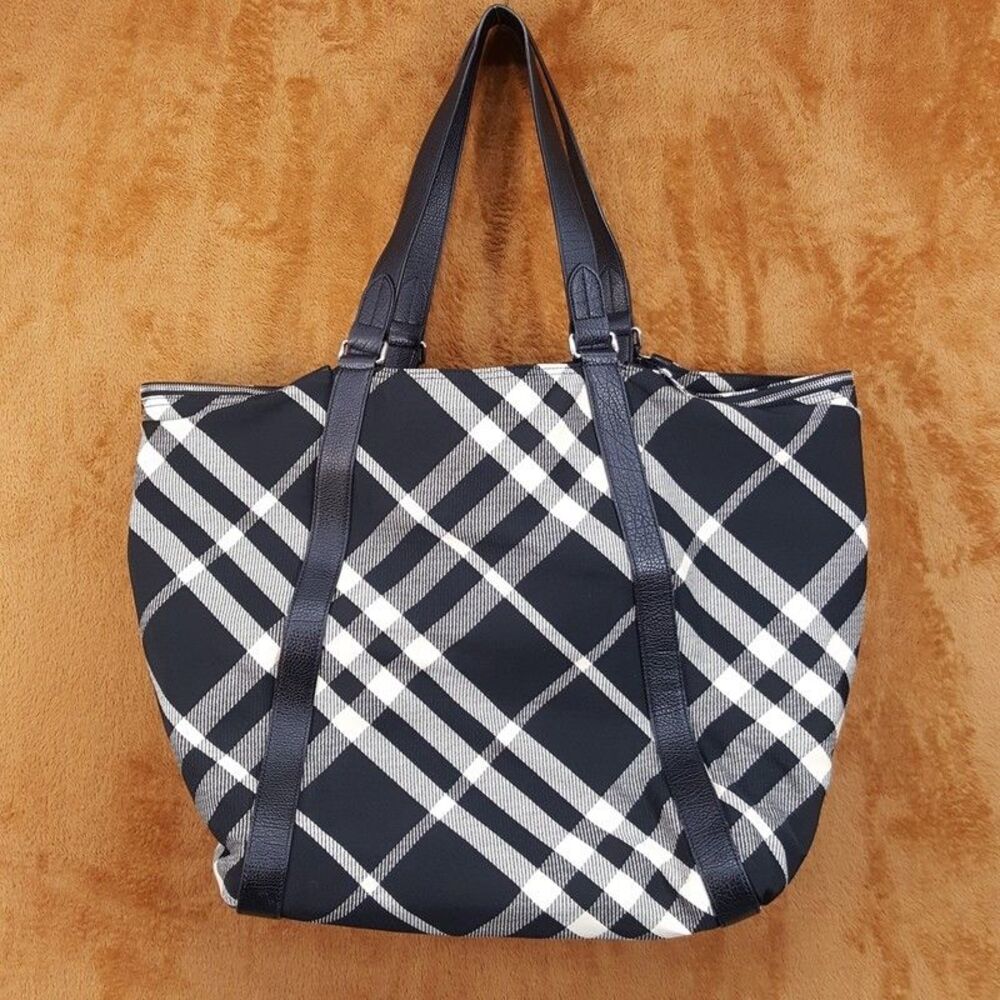 BURBERRY Field Large Check Tote Bag Black Cream Canvas Leather Trim $2290 - Picture 3 of 14